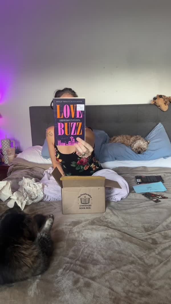 A reader sharing a new book discovery